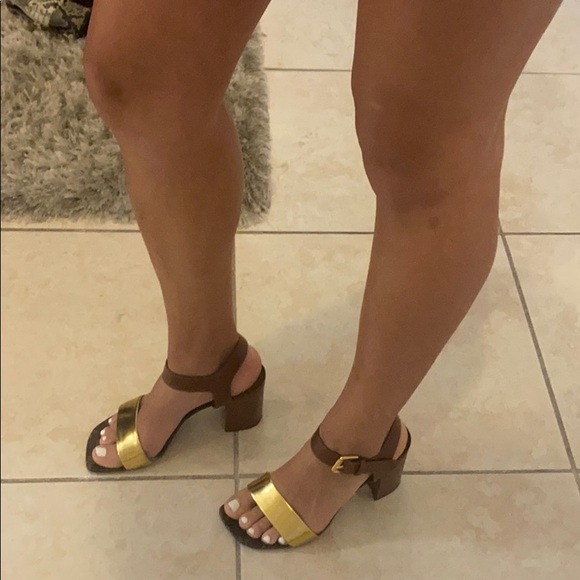 LOUIS VUITTON Mini Heels - Picture 8 of 9